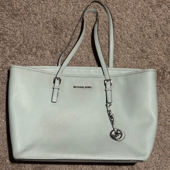 Michael Kors Jet Set Travel Tote - Picture 1 of 13